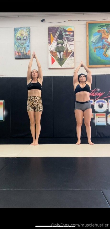 Themusclehustler nackt bilder