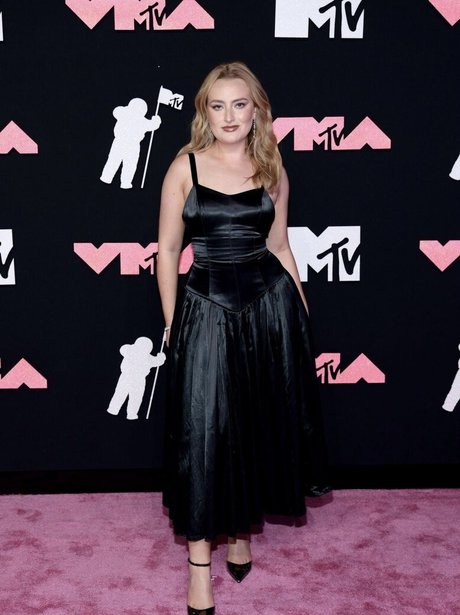 Amelia Dimoldenberg xxx sexy galerien