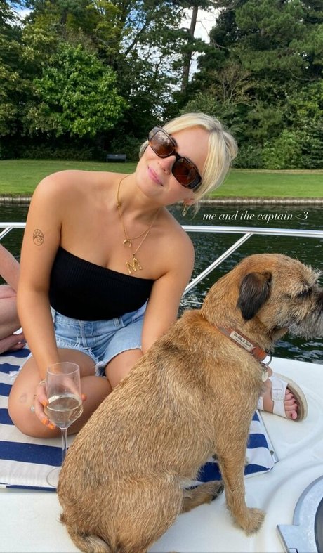 Millie Gibson perfekte nacktheit bild