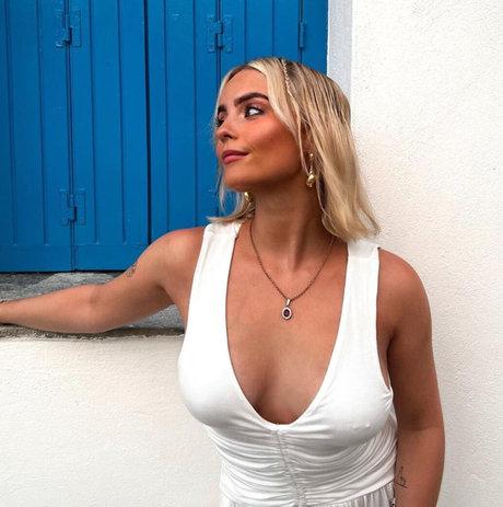 Millie Gibson porno hd fotos