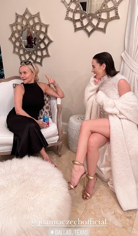 Christa Brittany Allen erwachsene heiße galerie