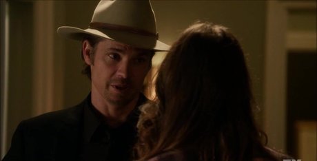 Shelley Hennig nackt hd archiv