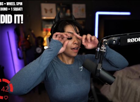 Aileen Senpai heiße nackte bilder