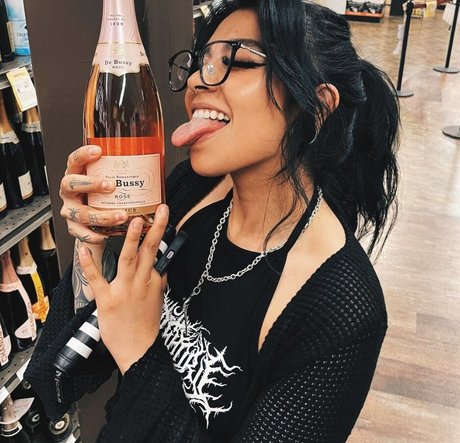 Aileen Senpai freie sex galerie