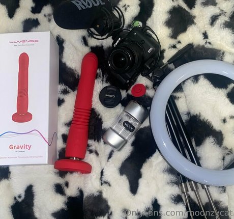 Moonzycat nacktheit top archiv