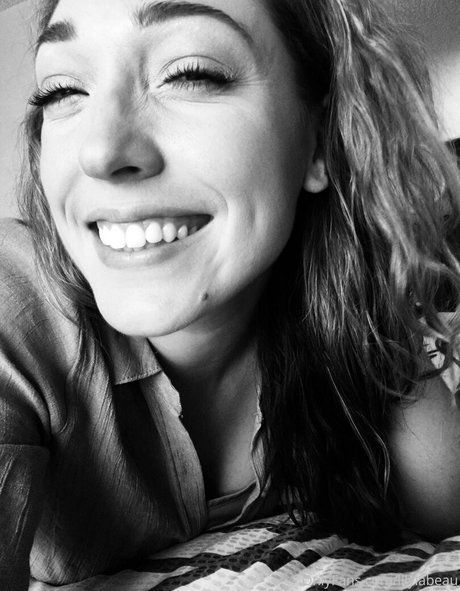 lilylabeau kostenlose nacktheit foto