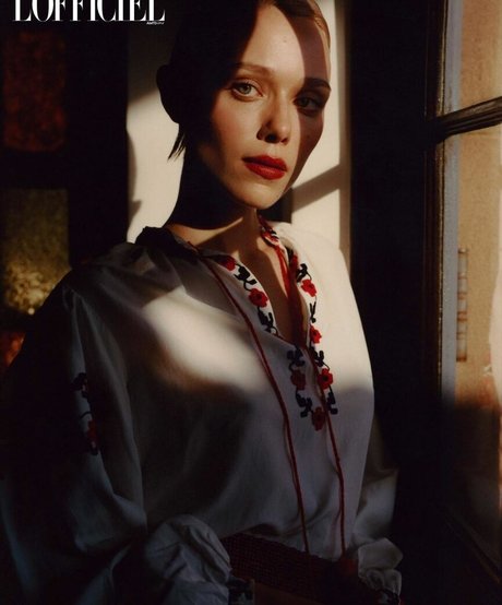 Ivanna Sakhno heiße nackte bilder