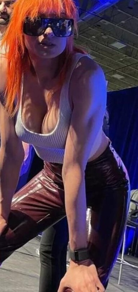 Becky Lynch top erwachsene galerie