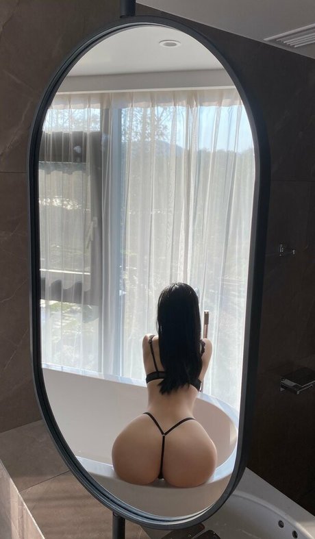 18 jahre alte onlyfans erotische pornographische foto