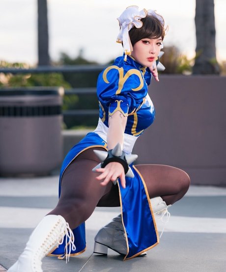 Caytie Cosplay erotische sexy bild