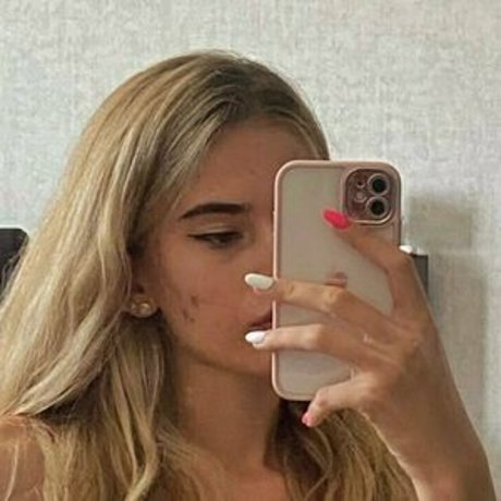 amelie moore porno nackte bild