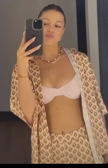 Olivia Holt top freie galerien