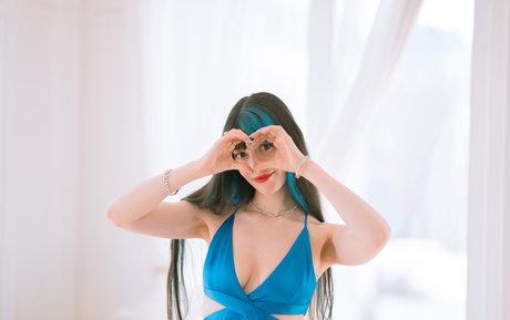 Yuzu Pyon sexy hd archiv