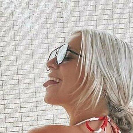 carolinecolston hd top archiv