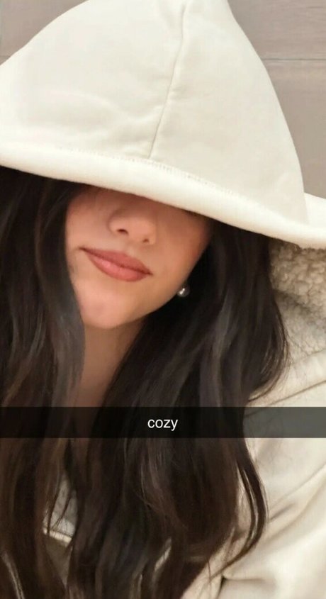 Charli D Amelio erwachsene akt foto