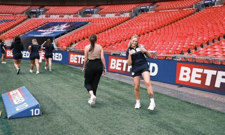 Caitlin Beevers nackten pornostar galerie