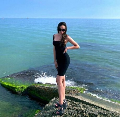 katya sky xxx pornostar bild