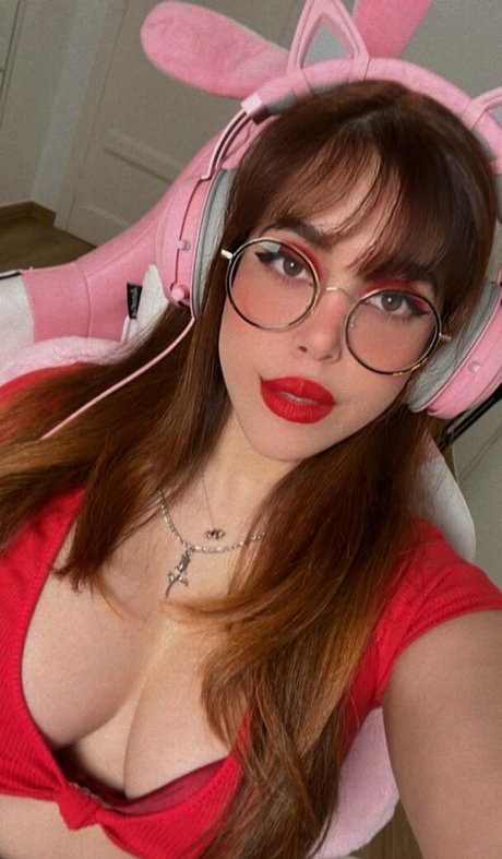 ViviTarantino model nackten archiv