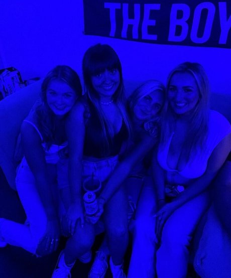 Angelina Cross heiße top foto