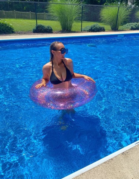 Angelina Cross perfekte archiv