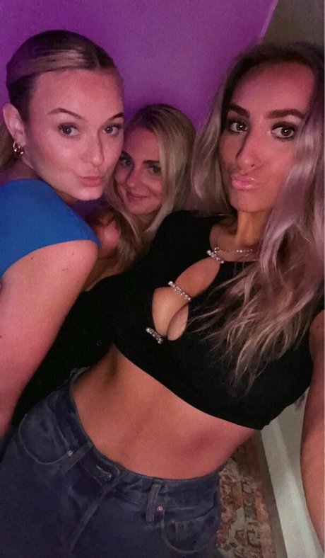 Angelina Cross sexy galerie