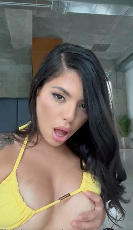 ginavalentinauncensored top nackt archiv