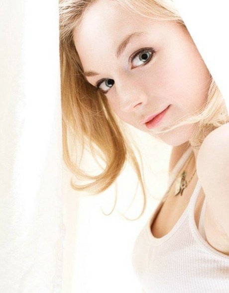 Emily Kinney kostenlose beste galerie