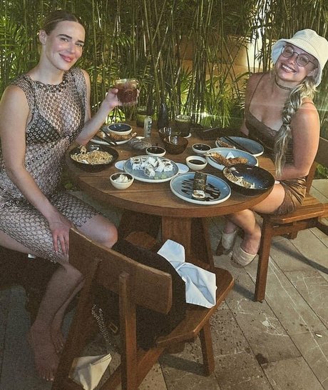 schwarzhaarige milf onlyfans perfekte kostenlose fotos