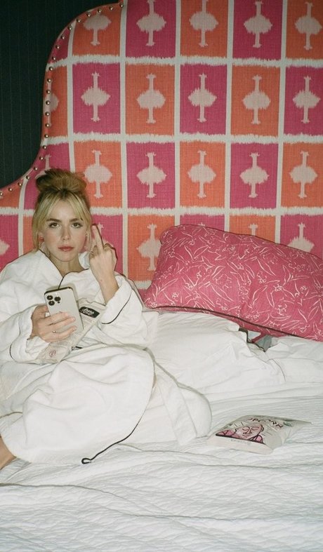 schauspielerin onlyfans kunst akt foto