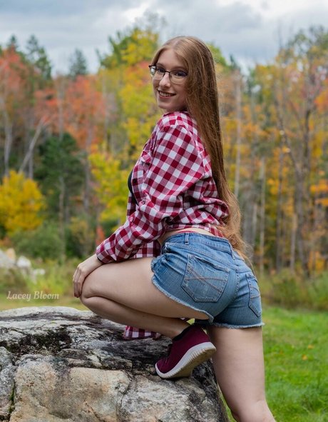 Lacey Bloom hübsche sexy galerie