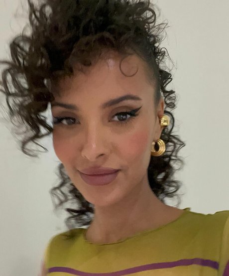 Maya Jama top exklusive foto