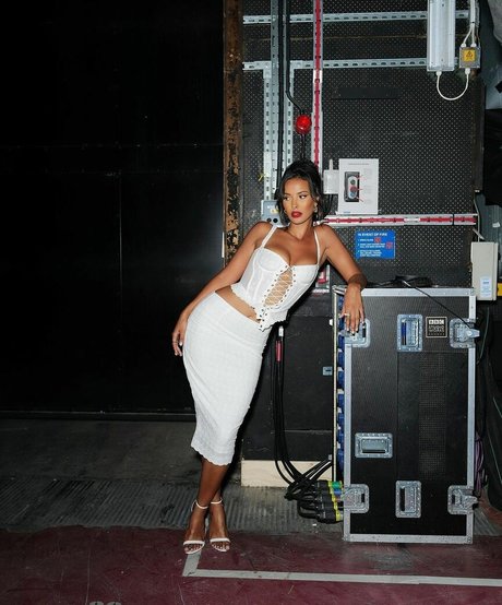 Maya Jama schauspielerin perfekte bilder