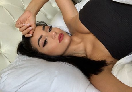 asiatische schlampige onlyfans sexy top bild