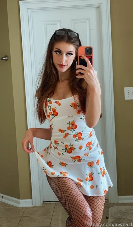 luweazl pornostar akt fotos