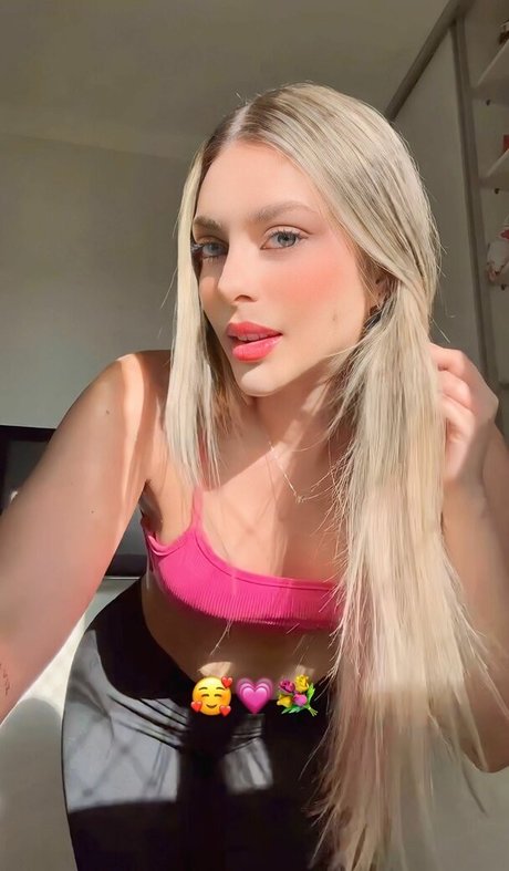 Carolina Paiva erotische nackt foto