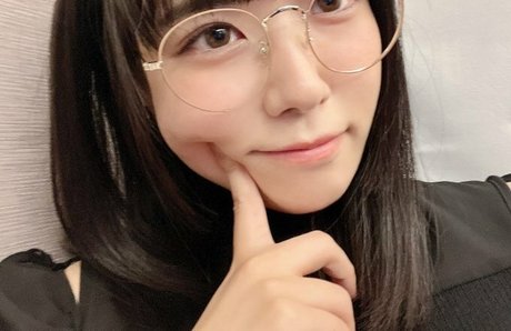 Umi Shinonome pornostar bilder