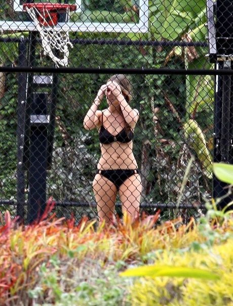 Jennifer Love Hewitt model xxx fotos