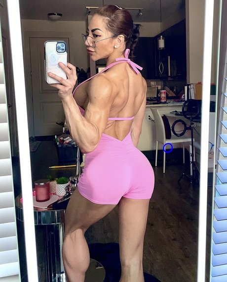 Tina Nguyen nacktheit erwachsene foto