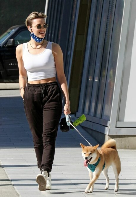 Wallis Day sexy erotische galerie