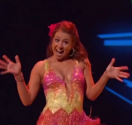 vollbusige milf onlyfans heiße schöne archiv