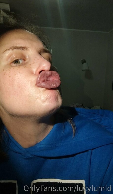 lucylumid model nackt bilder