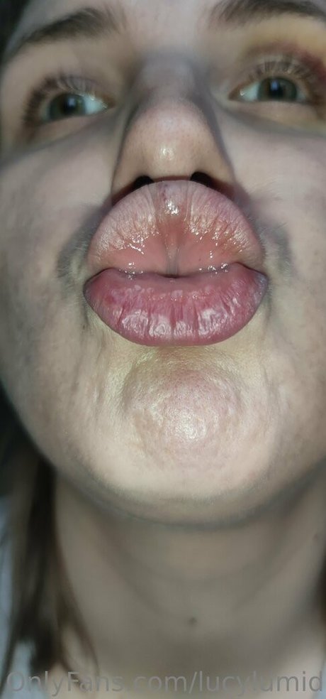 lucylumid schauspielerin kunst fotos