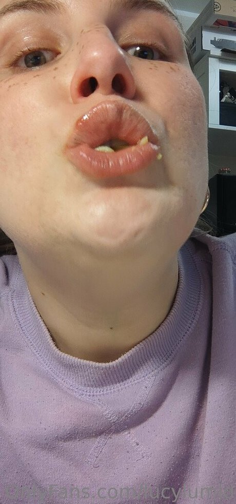 lucylumid pornostar akt bilder