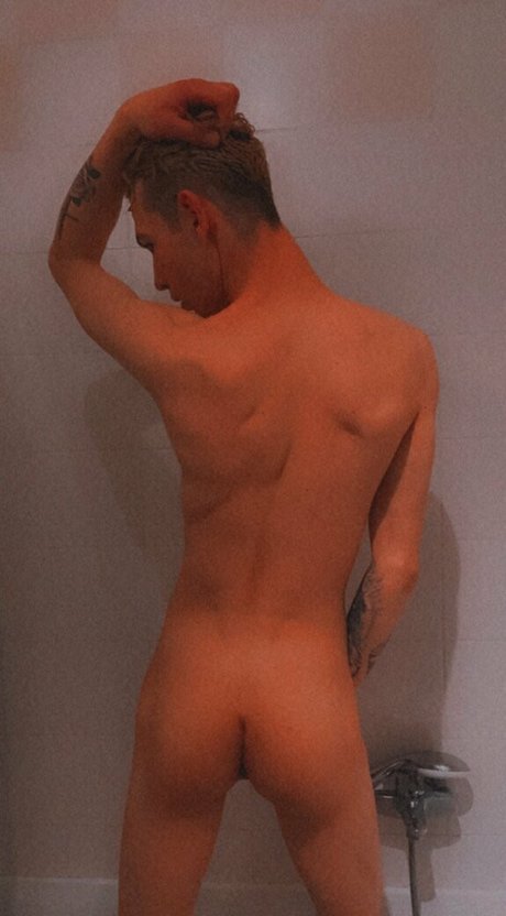 satin boys tc model nacktheit fotos