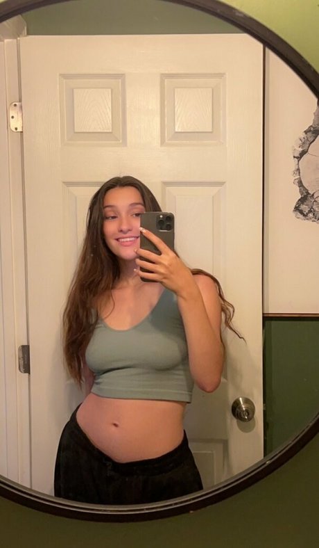 Imaprilmaexo nacktheit sexy galerie