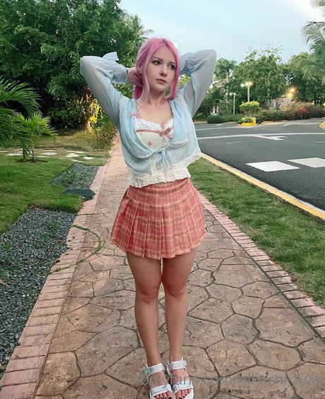 Nikachi Kotova pornostar perfekte fotos