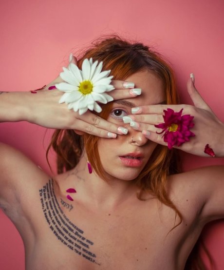 Eliza Grace schauspielerin akt bilder