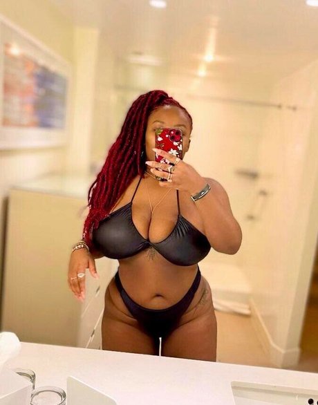 msolurin nacktheit nette foto