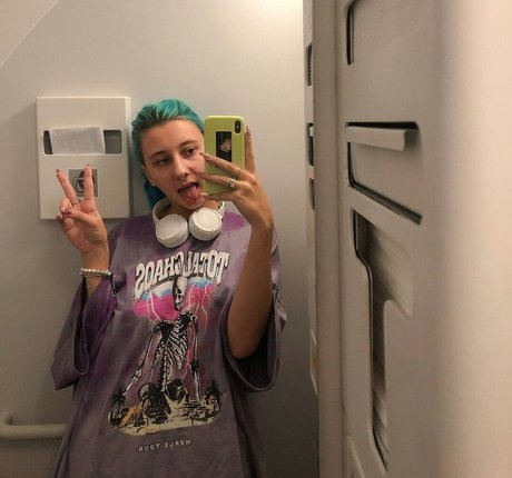 leliloo model nacktheit fotos