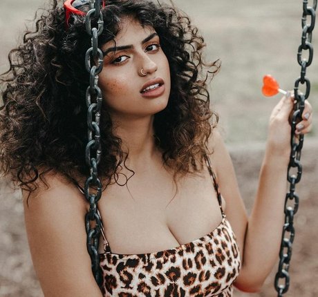 Mays Benatti hd pornografische galerien